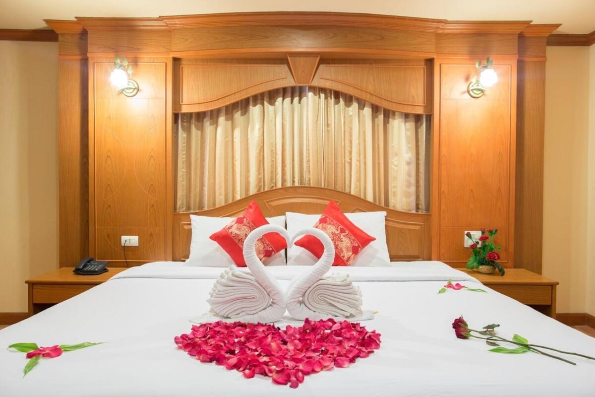 Tiger Complex By Eyg Hotel Patong Ngoại thất bức ảnh